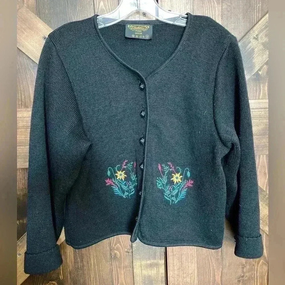 Vintage Vitabella Nordic Cardigan 100% Black Wool Carved Rose Buttons Size S - Picture 1 of 10